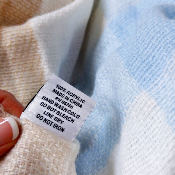 🆕🌿JESSICA McCLINTOCK SCARF🌿 - Picture 3 of 4